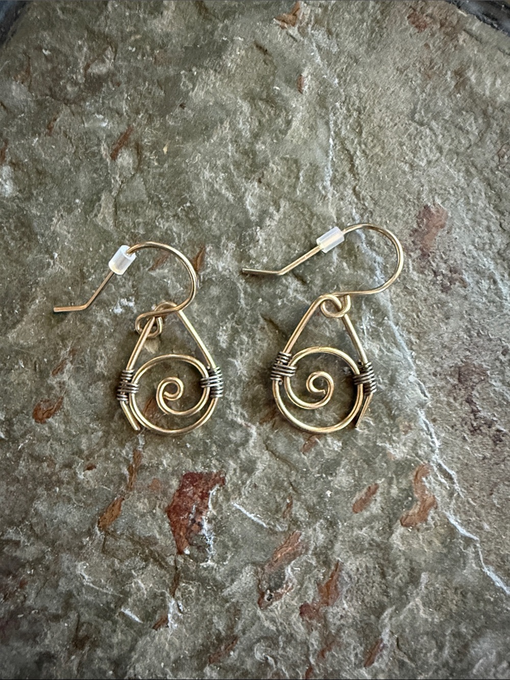 Artisan Wire Teardrop Dangling Gold Earrings